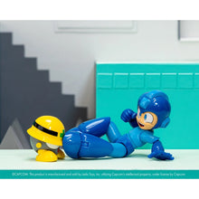 Load image into Gallery viewer, Mega Man Deluxe 1:12 Scale Action Figure Maple and Mangoes