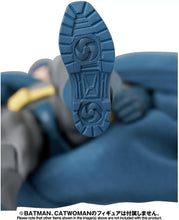 Load image into Gallery viewer, MAFEX Bruce Wayne (Batman: Hush Ver.) (Pre-order)*