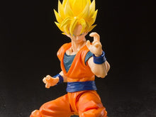 Load image into Gallery viewer, Dragon Ball Z S.H.Figuarts Super Saiyan Full Power Goku Maple and Mangoes