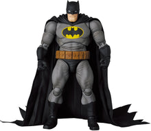 Load image into Gallery viewer, MAFEX Batman & Horse (The Dark Knight Returns) Maple and Mangoes