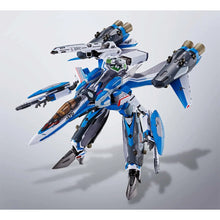 Load image into Gallery viewer, Macross Delta VF-31J Supersiegfried Hayate Immelmann Use Revival Version DX Chogokin Action Figure Maple and Mangoes
