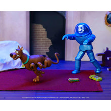 Load image into Gallery viewer, Scooby-Doo! Wave 2 Scooby-Doo 1:12 Scale Action Figure Maple and Mangoes
