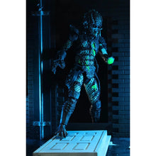 Load image into Gallery viewer, NECA Predator 7&quot; Scale Figures - Ultimate Battle Damaged City Hunter (Predator 2) Maple and Mangoes

