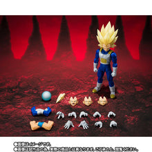 Load image into Gallery viewer, S.H.Figuarts Super Saiyan 3 VEGETA -DAIMA-(Pre-order)*
