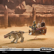 Load image into Gallery viewer, Star Wars: The Vintage Collection Orray &amp; Geonosian Picador Maple and Mangoes
