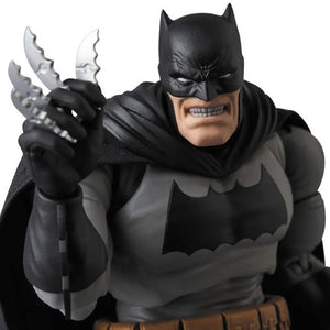 Miracle Action Figures (MAFEX) - DC - Dark Knight Returns - Batman (Black Version) Maple and Mangoes