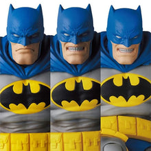 Load image into Gallery viewer, Miracle Action Figures (MAFEX) - DC - Dark Knight Returns - Batman (Blue Version) &amp; Robin Maple and Mangoes
