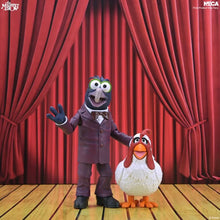 Load image into Gallery viewer, The Muppets 7" Scale Figures - The Muppet Show - Ultimate Gonzo w/ Camilla Maple and Mangoes
