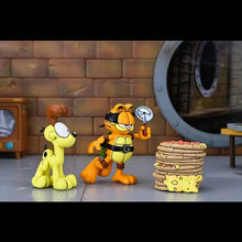 Load image into Gallery viewer, NECA TMNT 7&quot; Scale Figures - Archie Comics x Garfield - Ultimate Garfello w/ Odie Maple and Mangoes
