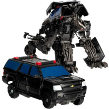 Load image into Gallery viewer, Transformers Studio Series Deluxe Class Dark of the Moon Hatchet Maple and Mangoes
