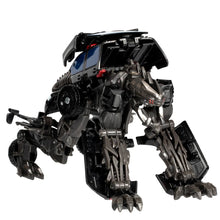 Load image into Gallery viewer, Transformers Studio Series Deluxe Class Dark of the Moon Hatchet Maple and Mangoes
