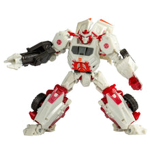 Load image into Gallery viewer, Transformers Toys Studio Series Voyager Transformers: War for Cybertron Gamer Edition Ratchet Maple and Mangoes
