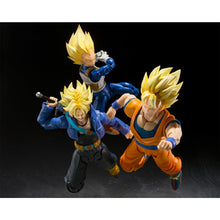 Load image into Gallery viewer, Dragon Ball Z Super Saiyan Vegeta Dangerous Pride S.H.Figuarts Action Figure Maple and Mangoes
