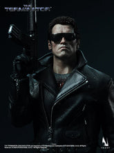 Load image into Gallery viewer, The Terminator: T-800 1/6 Collectible Figure (Pre-order)*
