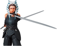 Load image into Gallery viewer,    MAFEX Ahsoka Tano (The Mandalorian Ver.) Maple and Mangoes
