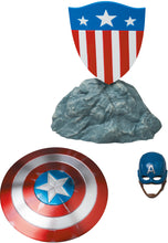 Load image into Gallery viewer, MAFEX Captain America (Classic Suit) Maple and Mangoes
