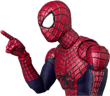 Load image into Gallery viewer,   MAFEX The Amazing Spider-Man Maple and Mangoes
