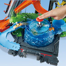 Load image into Gallery viewer, Hot Wheels City Car Wash and Giant Gator Maple and Mangoes
