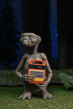 Load image into Gallery viewer, NECA - E.T. - 40th Anniversary E.T. Ultimate 7&quot; Action Figure Maple and Mangoes
