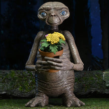 Load image into Gallery viewer, NECA - E.T. - 40th Anniversary E.T. Ultimate 7&quot; Action Figure Maple and Mangoes
