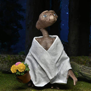 NECA - E.T. - 40th Anniversary E.T. Ultimate 7" Action Figure Maple and Mangoes