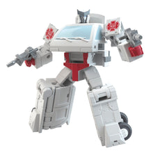 Load image into Gallery viewer, Transformers Studio Series 86 Core Ratchet Maple and Mangoes
